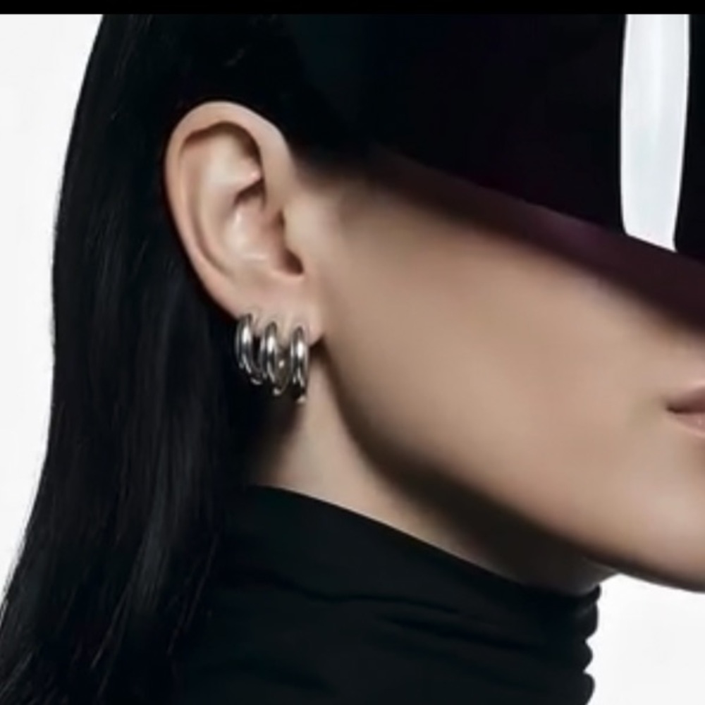 Tripple Hoop Earrings as seen on Kdrama Dynamite Kiss